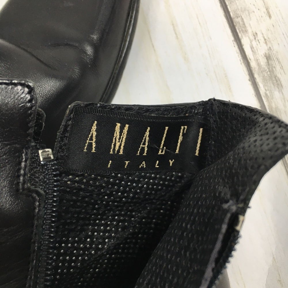 Amalfi Pillow A Black Leather Ankle Booties - Picture 8 of 8